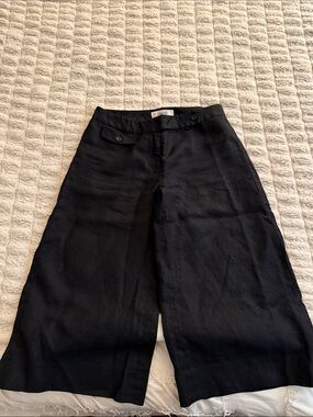 Michael Kors Black High-Rise Capris